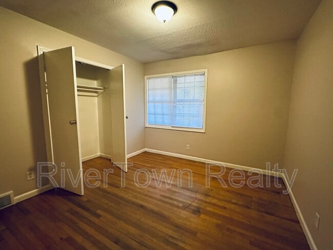 Building Photo - 8386 Booneville Dr