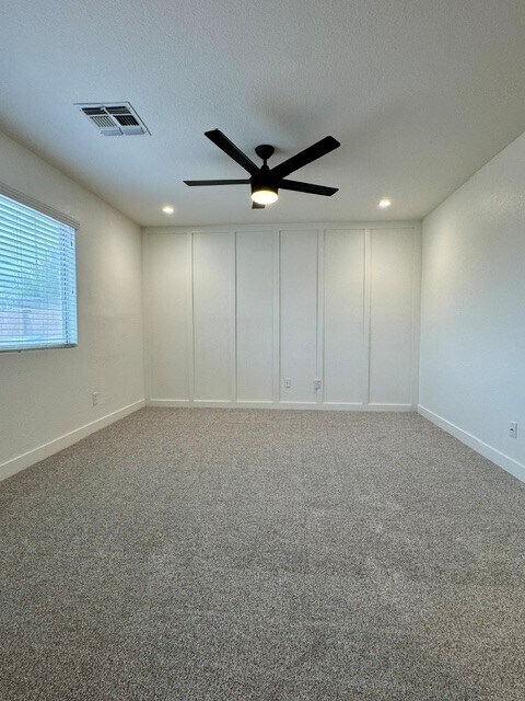 Building Photo - 446 S 86th Pl