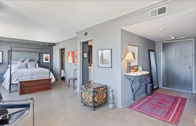 Building Photo - Utilities included! Downtown Tulsa High-Rise Living with Incredible Views!