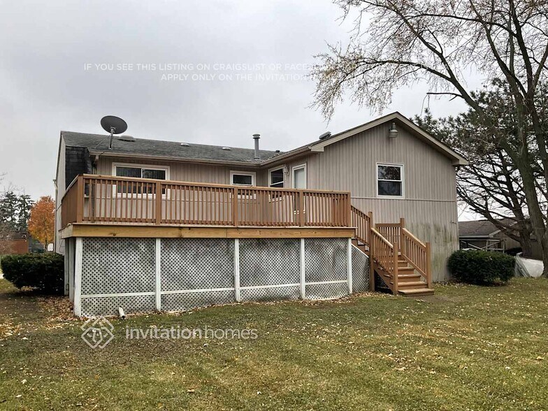 Building Photo - 13601 Cherry Ln