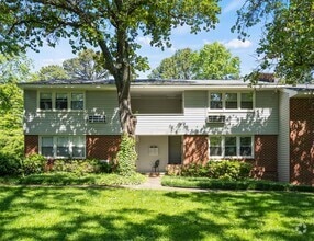 Building Photo - GREAT CONDO IN RALEIGH!