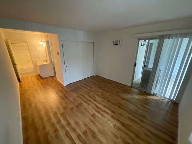 Building Photo - Port Hueneme | Anacapa View Apartment | 1 ...