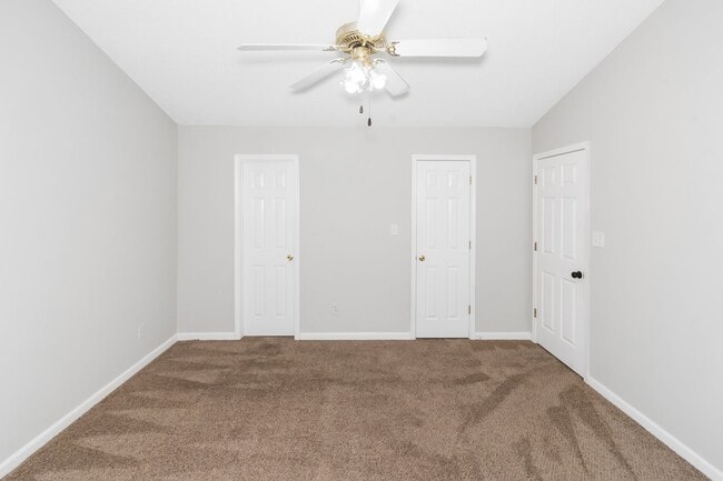 Building Photo - Charming Ranch-Style Home with Spacious Ya...