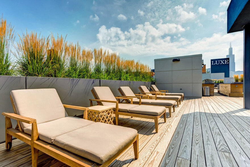 Building Photo - Luxe on Madison