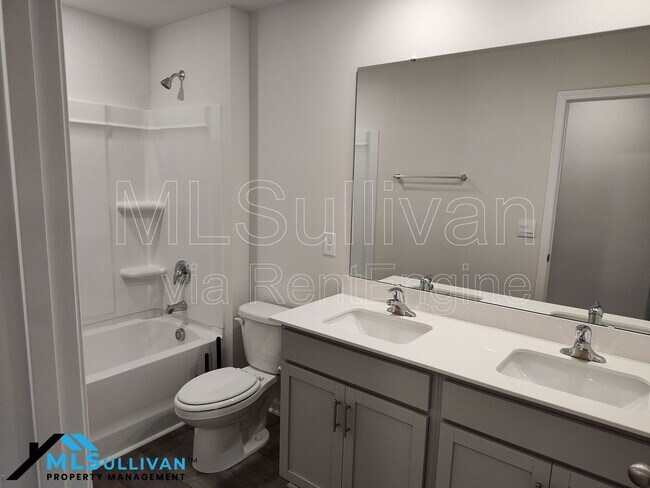 Building Photo - 2932 Egert Dr