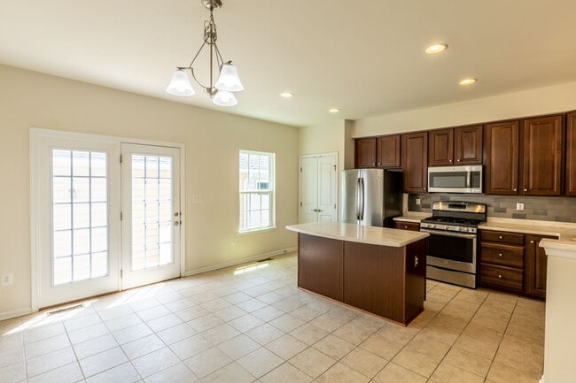 Building Photo - 2023 Verona Ct