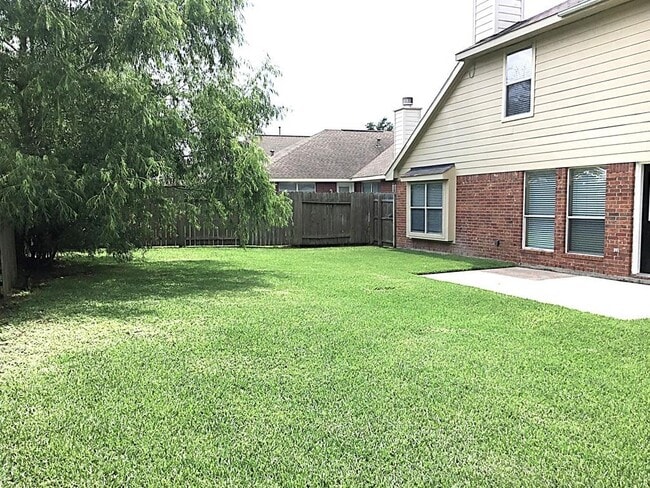 Building Photo - 12227 Lavon Dr