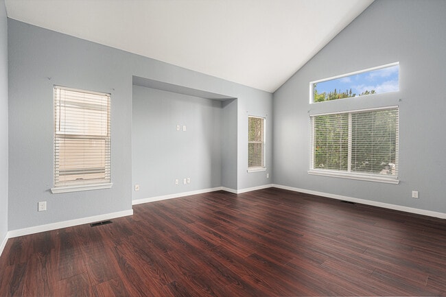 Building Photo - 608 Bentley Pl