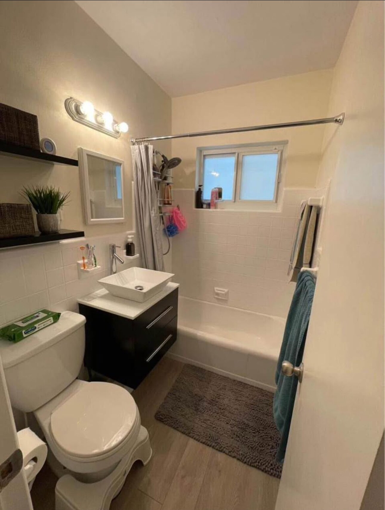 Building Photo - 3315 SW 9th Ter