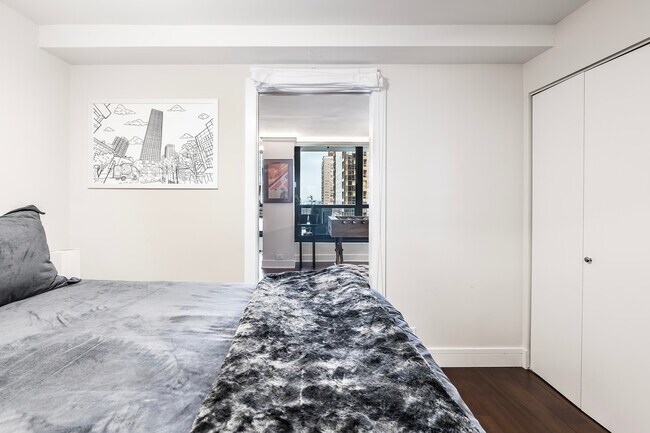 Building Photo - 1030 N State St