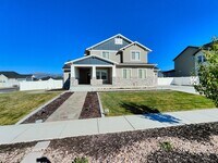 Building Photo - Spacious 6 Bed, 3.5 Bath Home in Clinton, UT