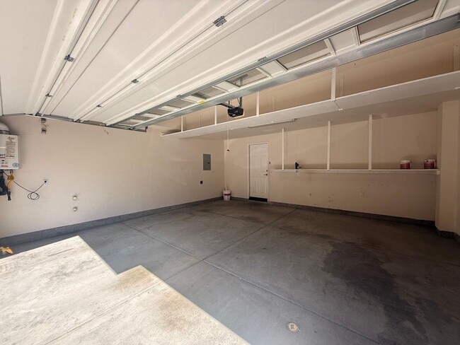 Building Photo - Modern 3BR/2.5BA Townhome in the Heart of ...