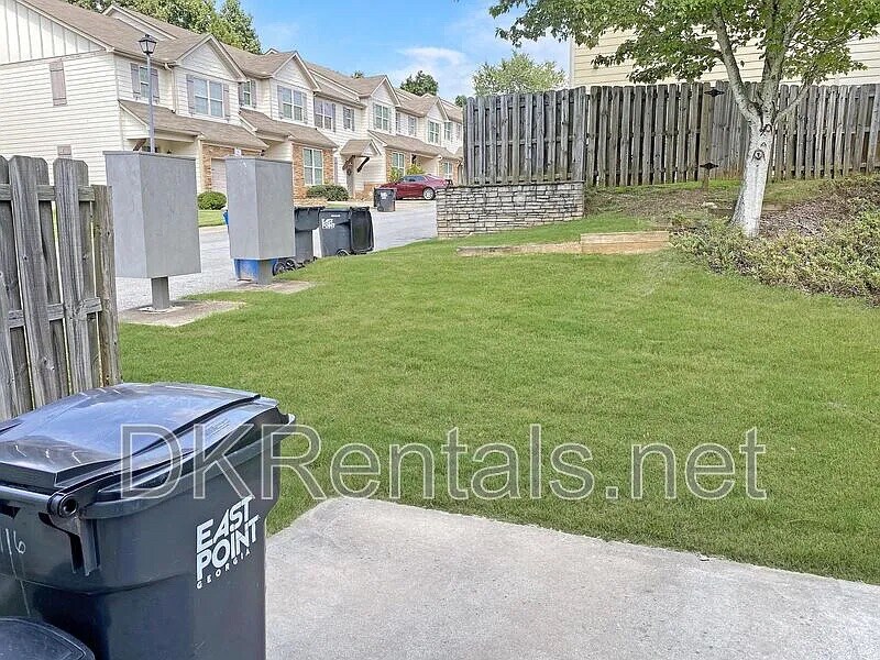 Building Photo - Room in Townhome on Stone Gate Way