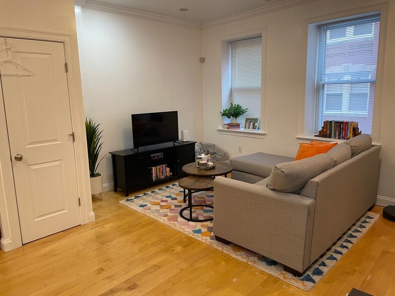 Building Photo - 10 Sheafe St