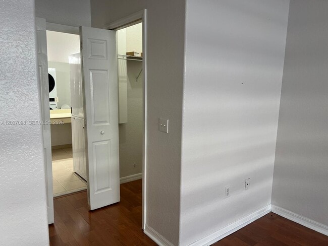 Building Photo - 6101 SW 159th Ct