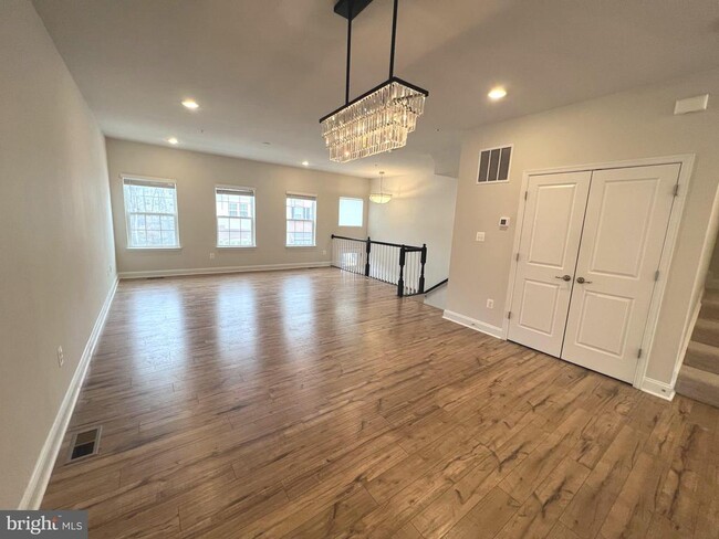 Building Photo - 1286 Orchid Rd