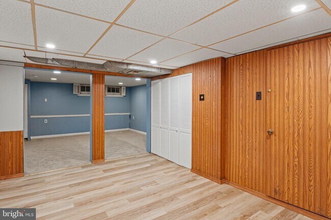 Building Photo - 1621 Thetford Rd