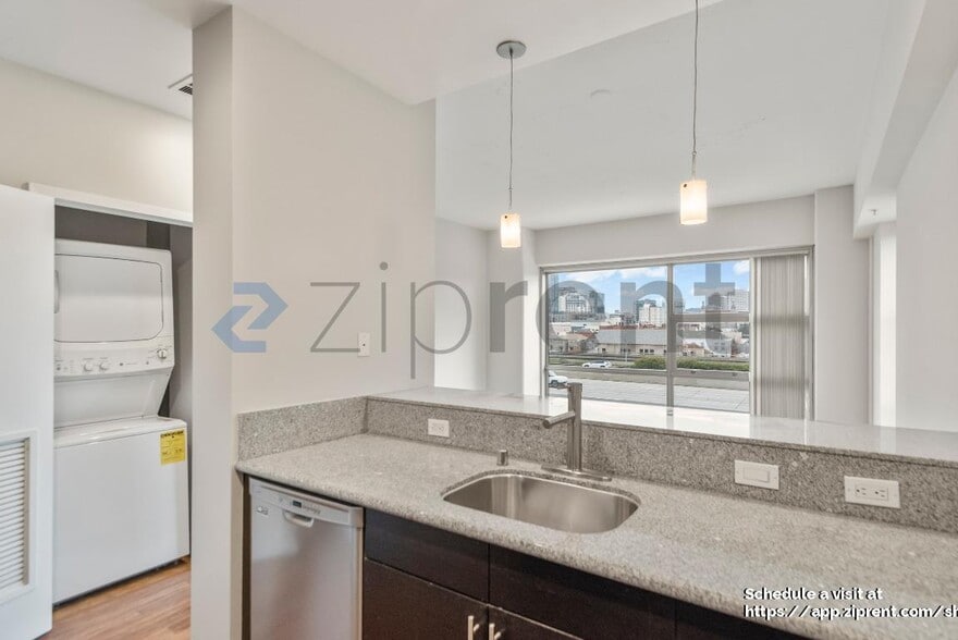 Building Photo - 428 Alice St