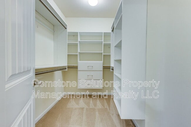 Building Photo - 203 S Dunnwood Ln