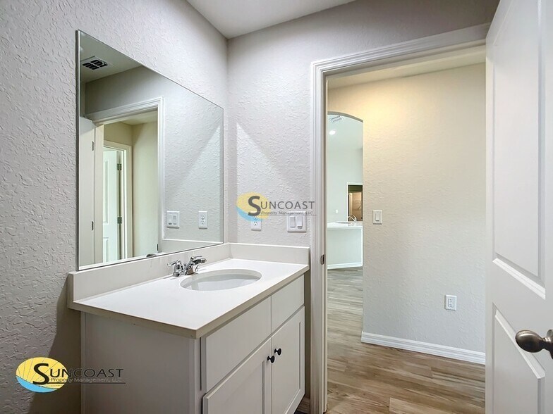 Building Photo - 8181 SW 128 Loop