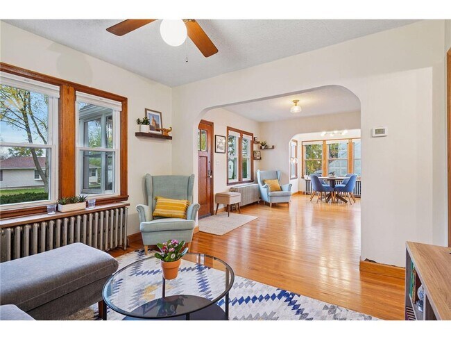 Building Photo - 1705 Ivy Ave E