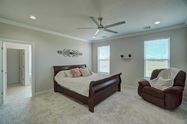 Building Photo - 1015 Greenview Dr