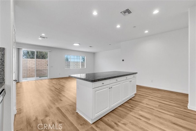 Building Photo - 3359 S Myrtle Dr