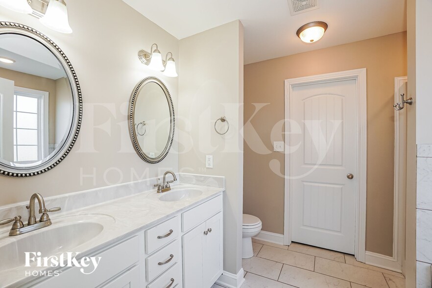 Building Photo - 2592 Hattington Dr