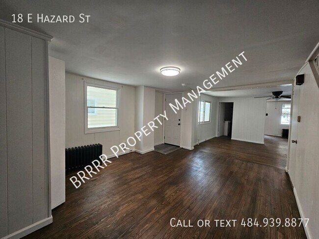 Building Photo - 18 E Hazard St