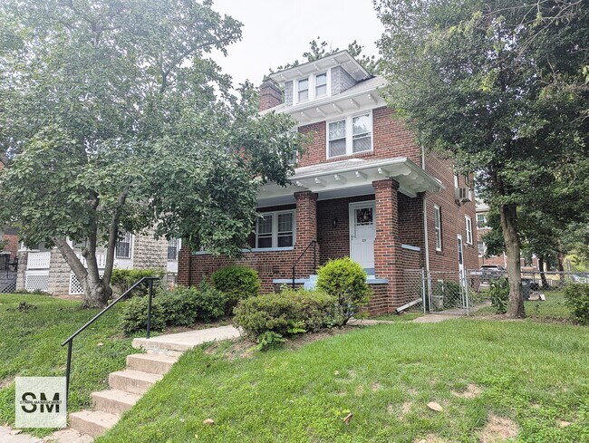 Primary Photo - 23 Milmarson Pl NW