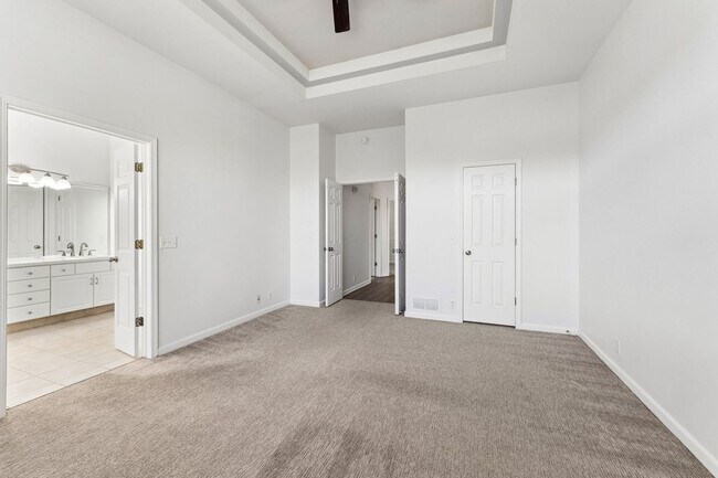Building Photo - 4 Bedroom Elkhorn Ranch!