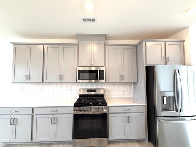 Building Photo - 2310 Donnelly Hls Ln