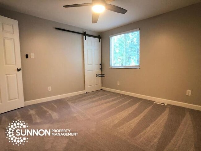 Building Photo - 4BR 2BA Renovated to perfection!