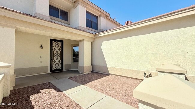 Building Photo - 1313 E Beth Dr