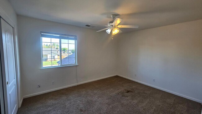 Building Photo - 580 W Sunset St