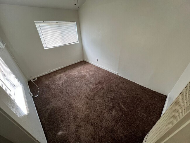 Building Photo - 10919