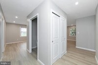 Building Photo - 2 S Sunset Rd