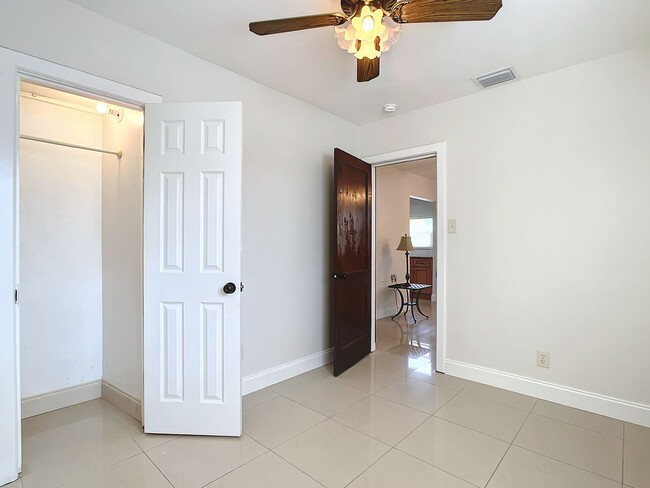 Building Photo - Beautifully remodeled, 1,332-square foot 3 bedroom/ 2½ bath/ home