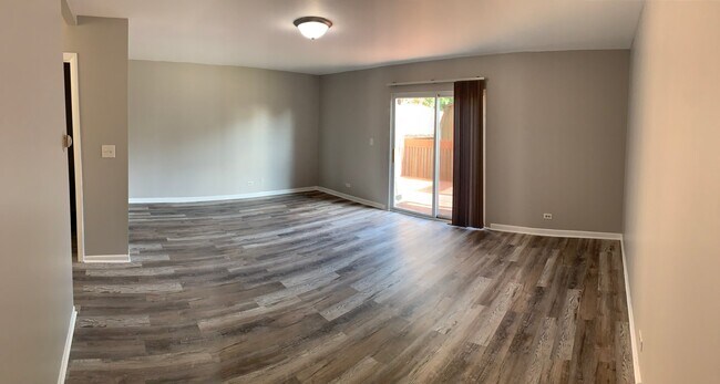 Building Photo - 1637 Sheffield Dr