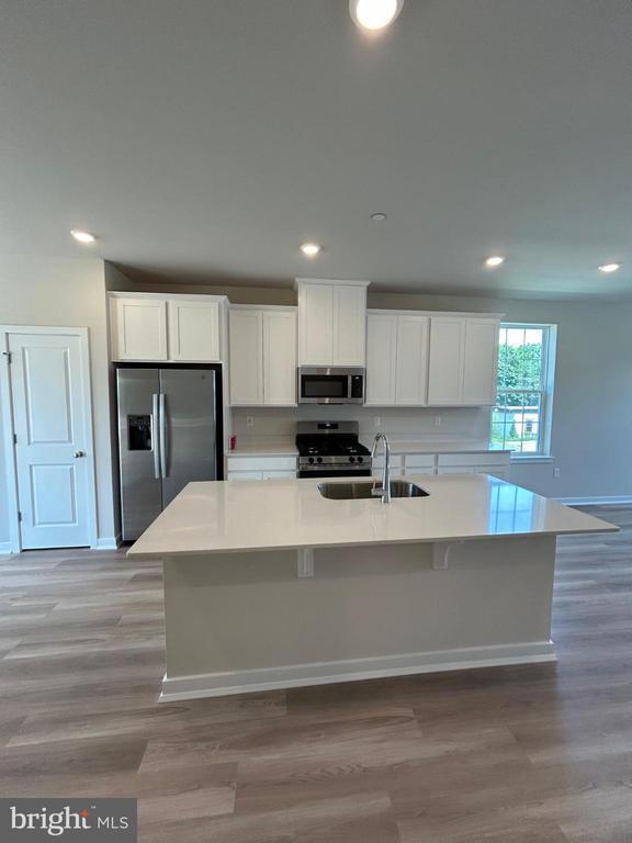 Building Photo - 38 Barnes Wy