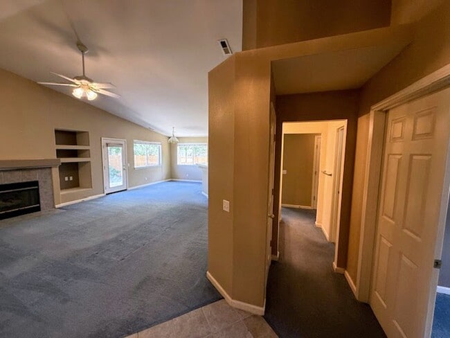 Building Photo - beautiful carson home with amazing yard an...