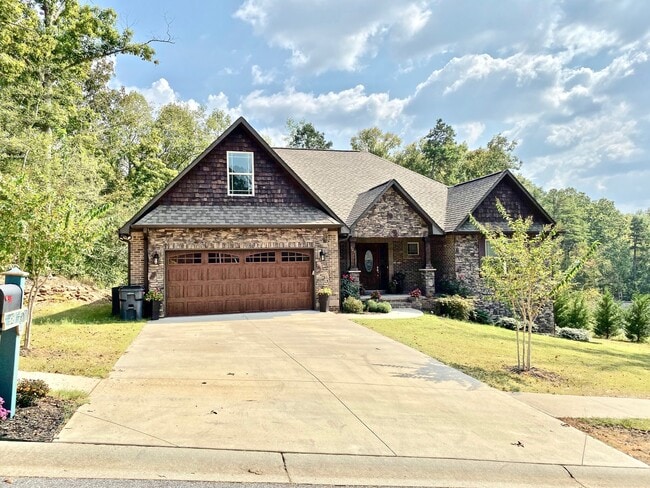 Building Photo - Single Family Home