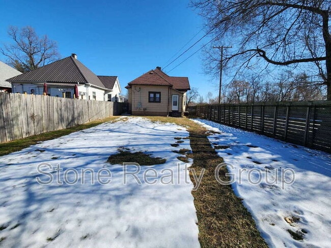 Building Photo - 1100 N 10th St