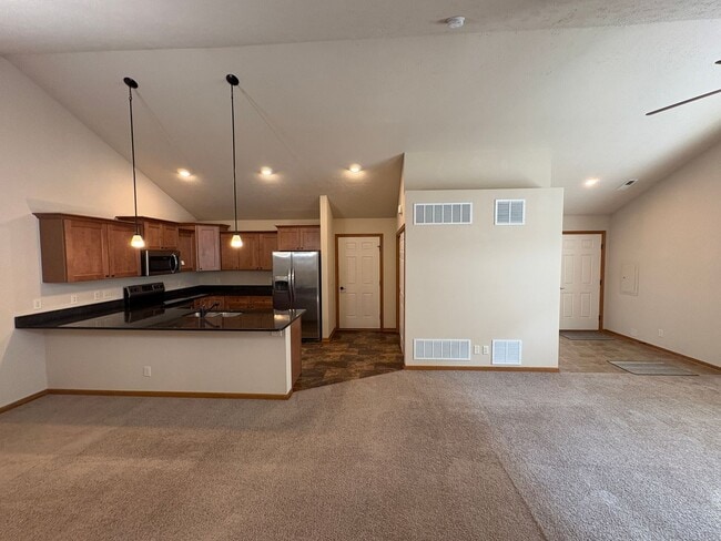 Building Photo - Townhome in Southeast Lincoln