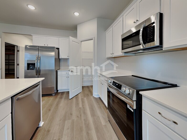 Building Photo - 4709 Smt Vw Ct