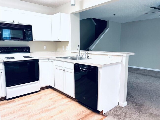 Building Photo - 224 Cottonwood Creek Cir