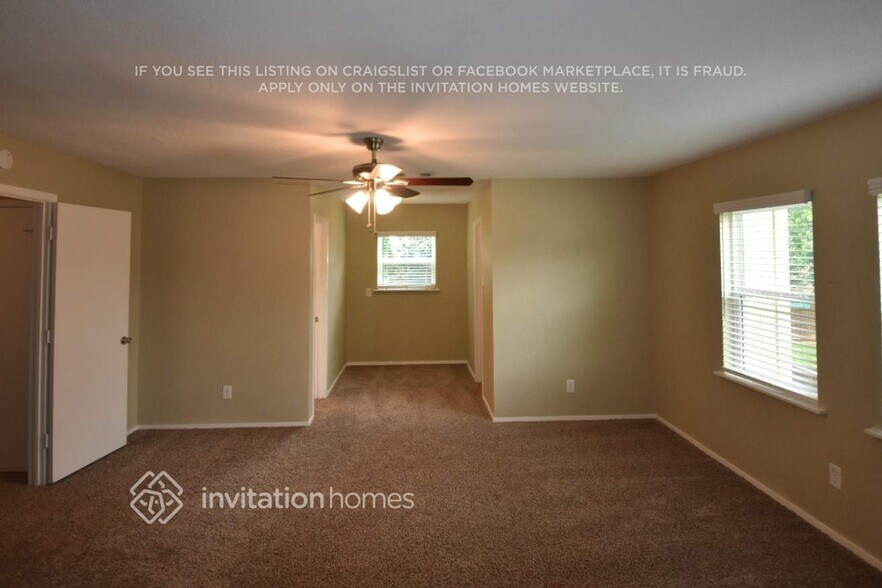 Building Photo - 3921 Willow Run Dr