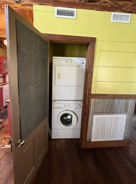 Building Photo - 813 W Bluebonnet Dr