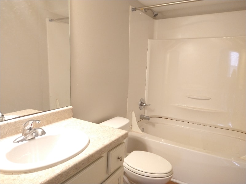 Building Photo - 6250 Bellaire Dr