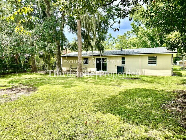 Building Photo - 4516 Key Woodley Dr S